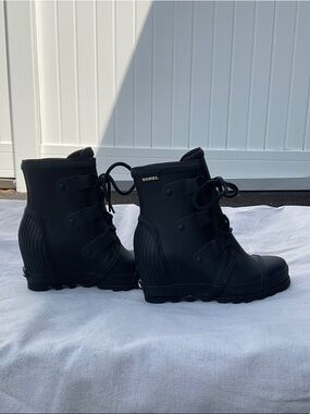 Sorel Wedge Black Lace-Up Waterproof Ankle Rain Boots